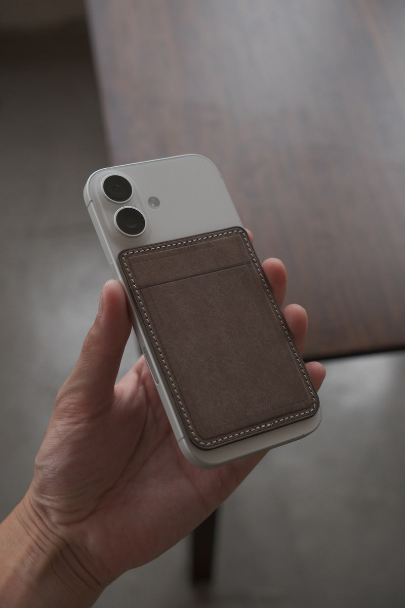 magsafe_card_holder 2