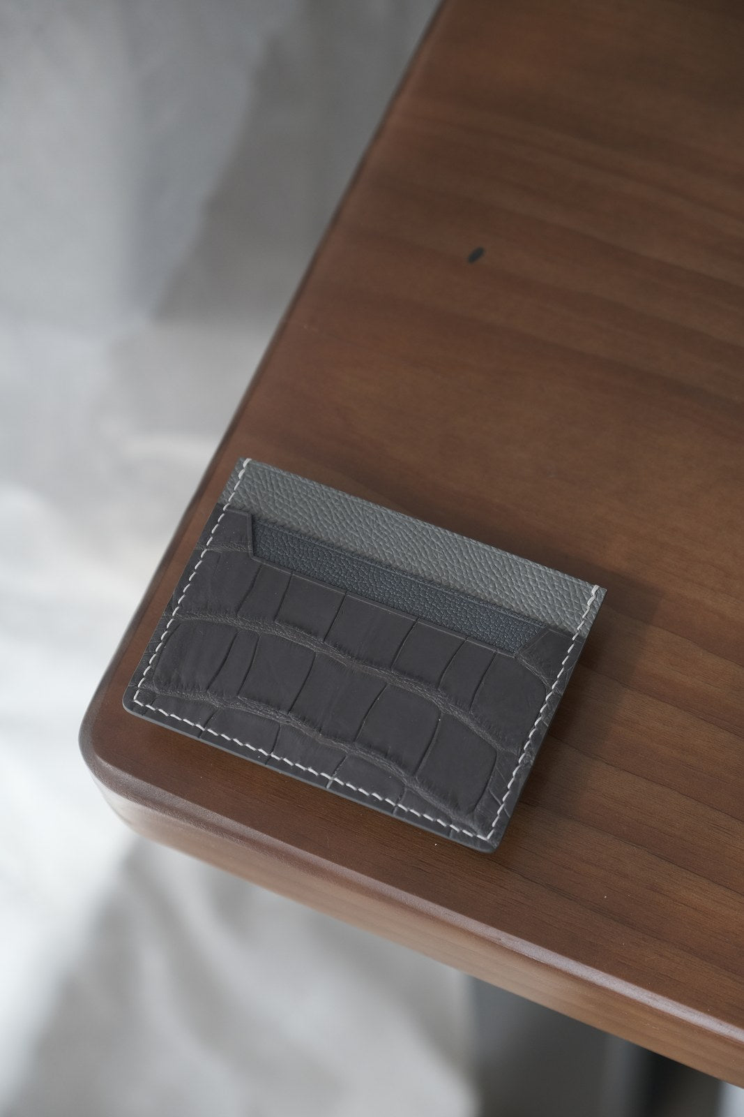 3格幾何卡套 · 鱷魚皮 Grey｜Tips & Needles 手工皮具
