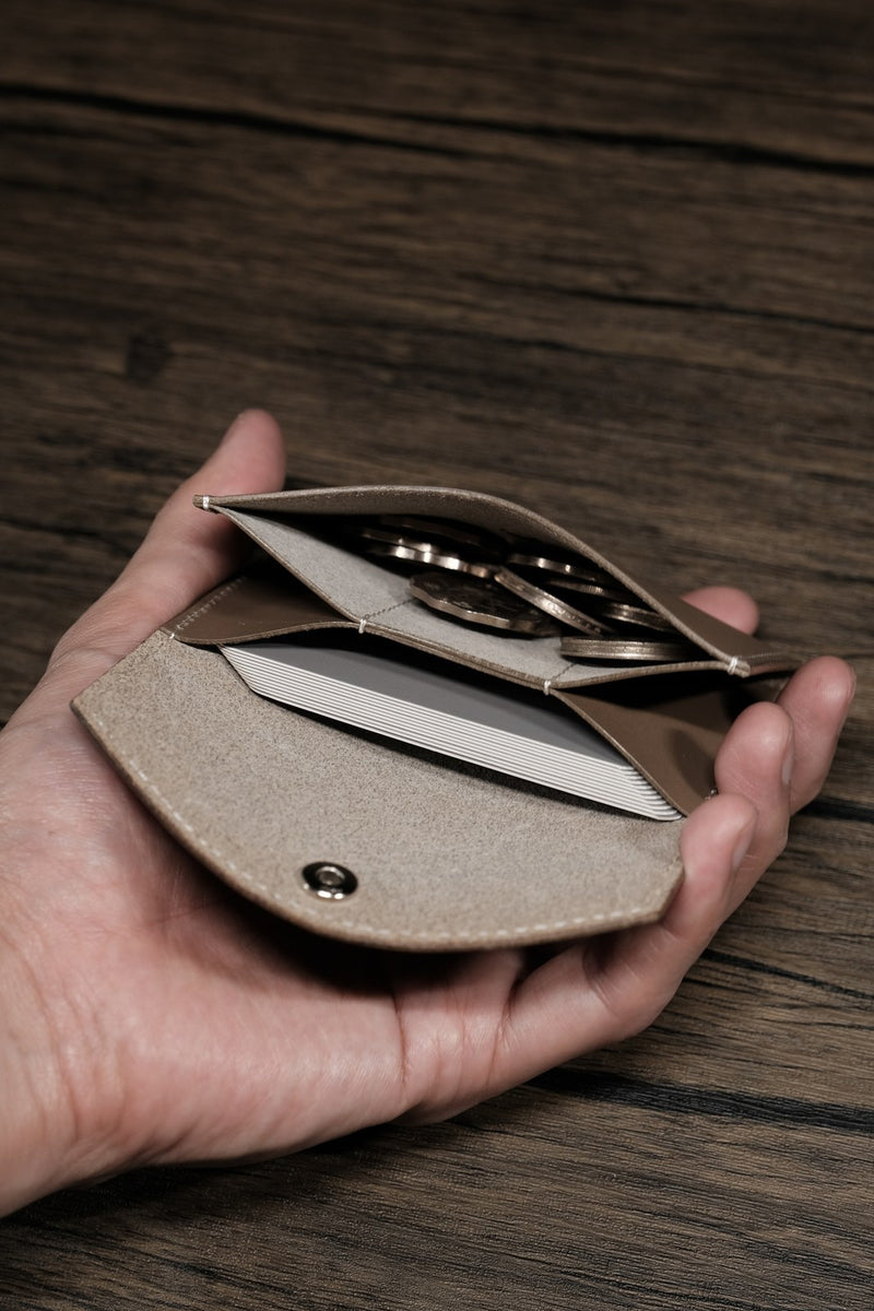card_holder 2