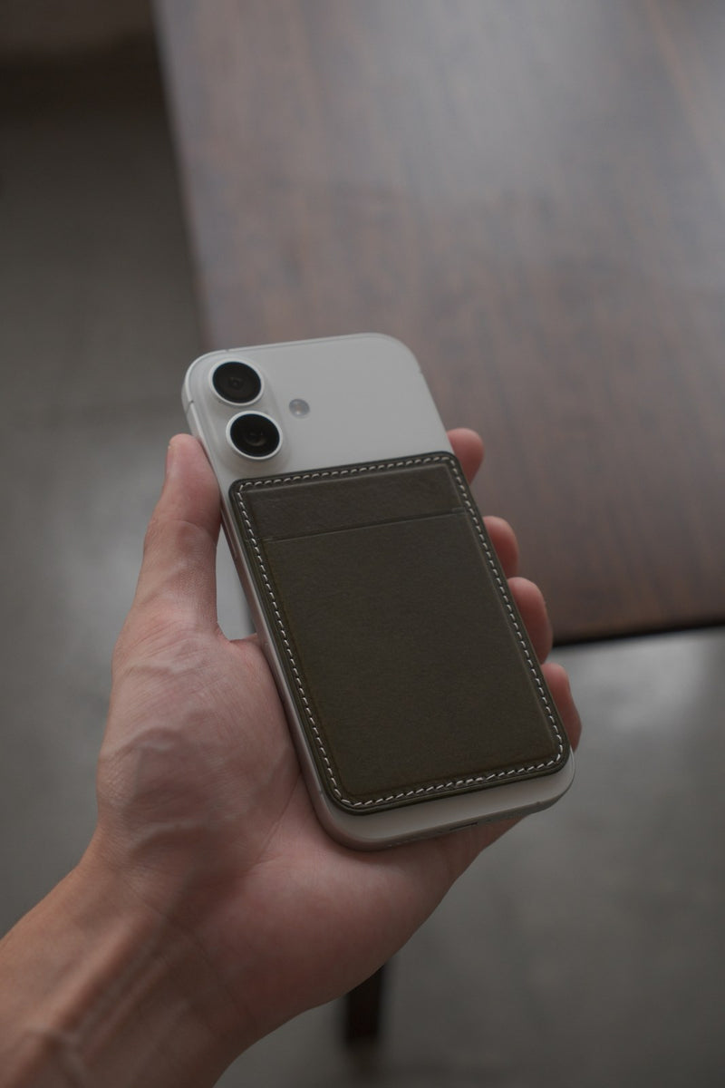 magsafe_card_holder 3